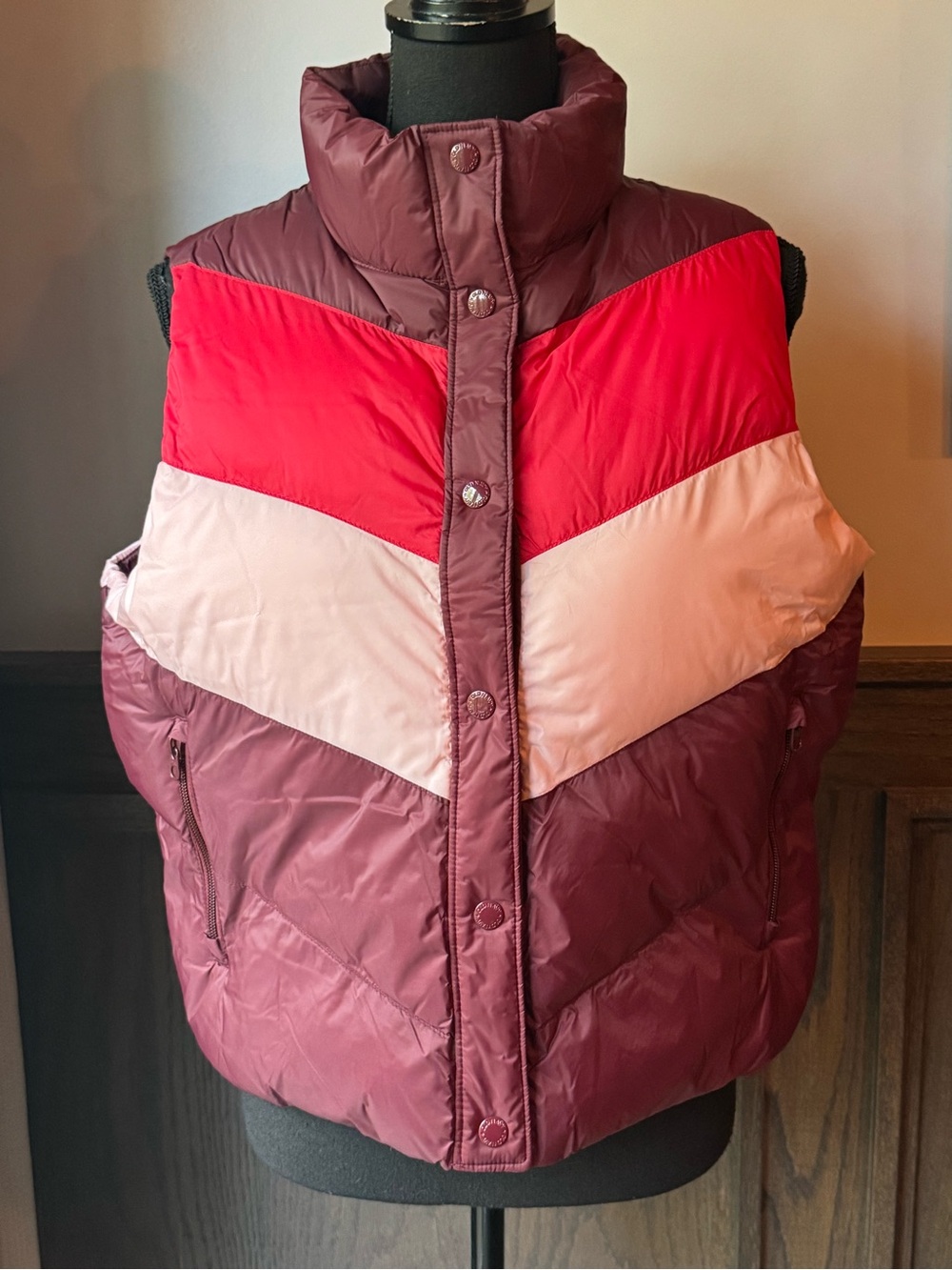 Old Navy Colorblock Puffer Vest in Maroon & Pink medium NWT